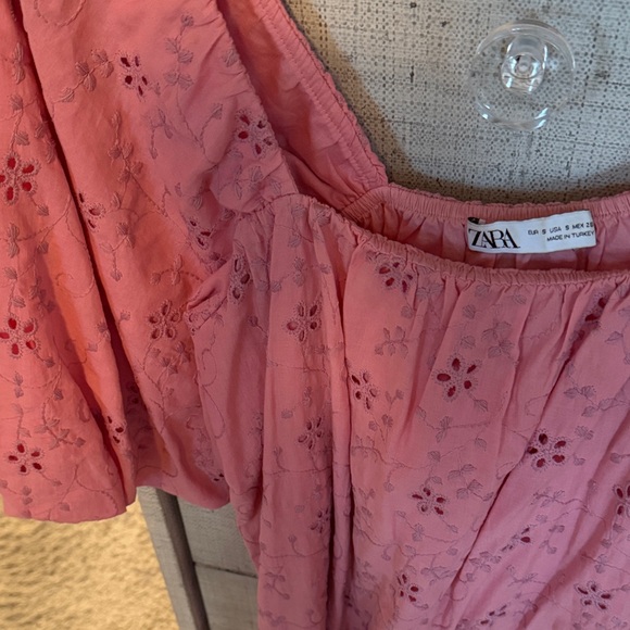 Zara Pink Eyelet Puff Sleeve Dress - Picture 3 of 5